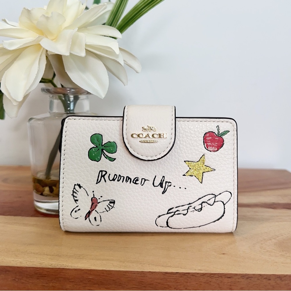 NWT‎ Coach Medium Corner Zip Wallet With Sketch Print